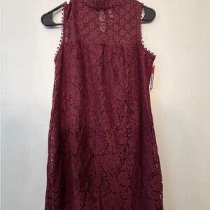 Elegant Lace Sleeveless Dress - Burgundy
